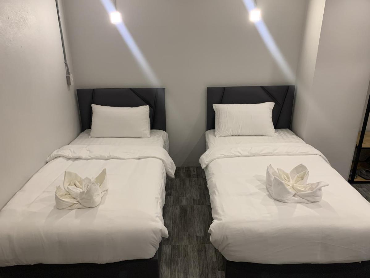 Life Hotel Rong Khun Ban Mai  Exterior photo