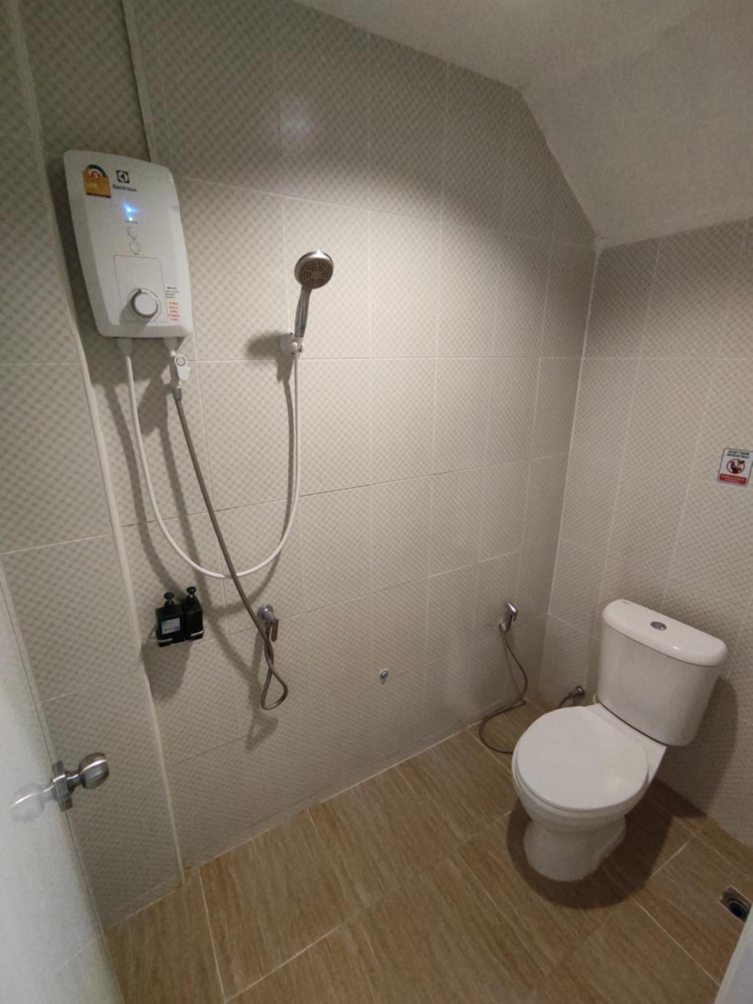 Life Hotel Rong Khun Ban Mai  Exterior photo