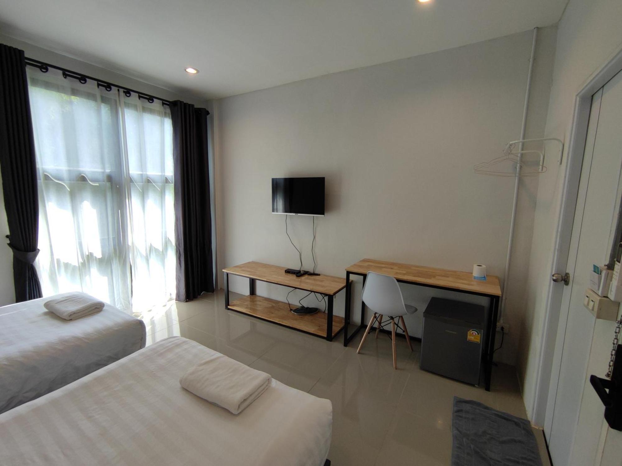 Life Hotel Rong Khun Ban Mai  Exterior photo