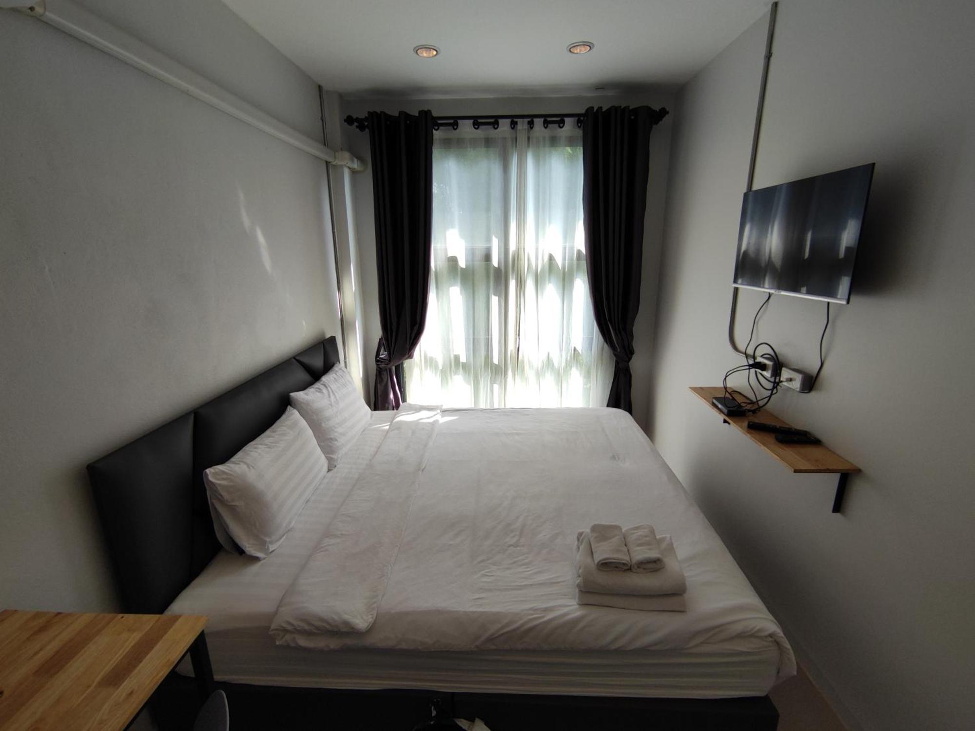 Life Hotel Rong Khun Ban Mai  Exterior photo