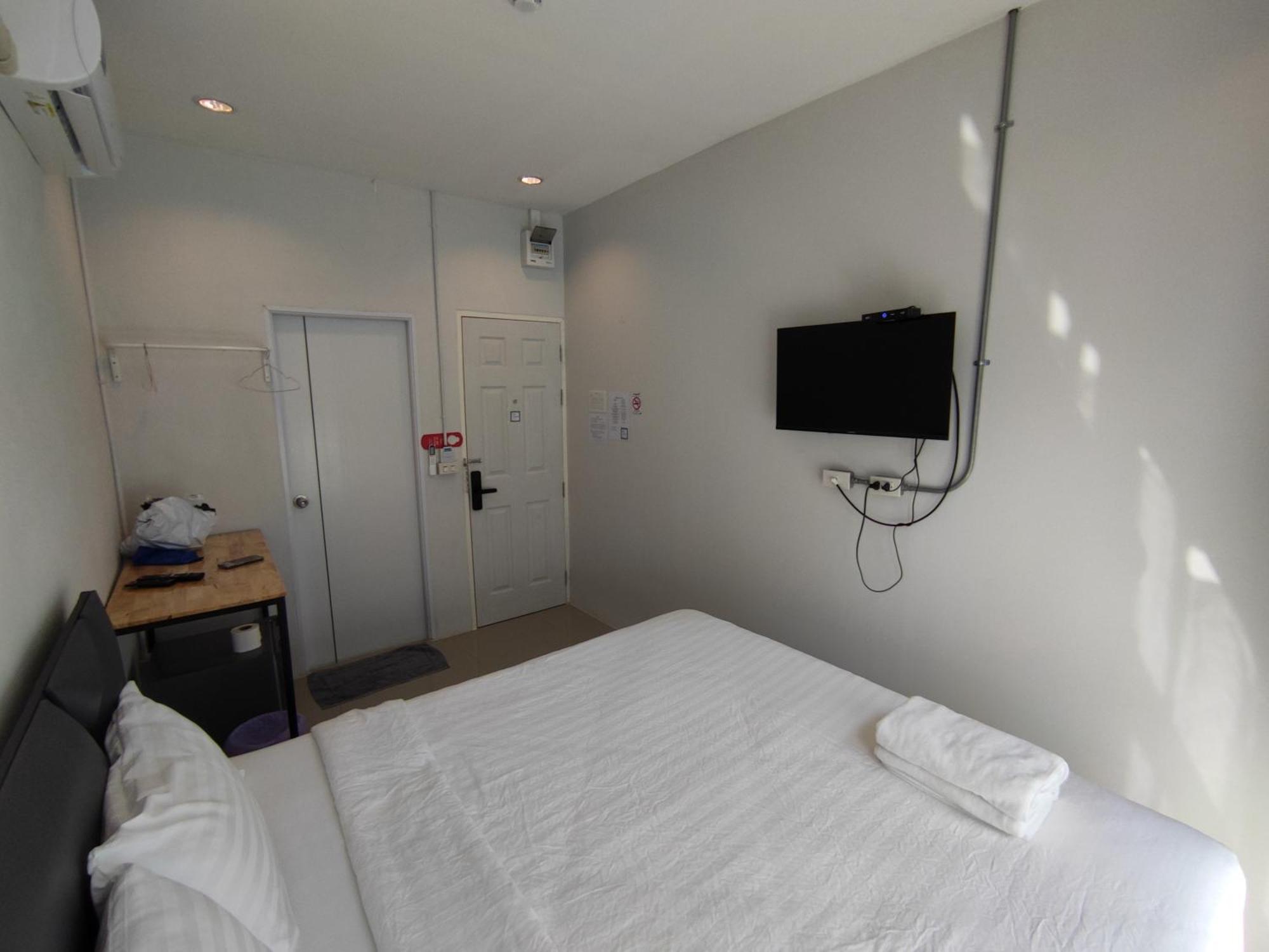 Life Hotel Rong Khun Ban Mai  Exterior photo