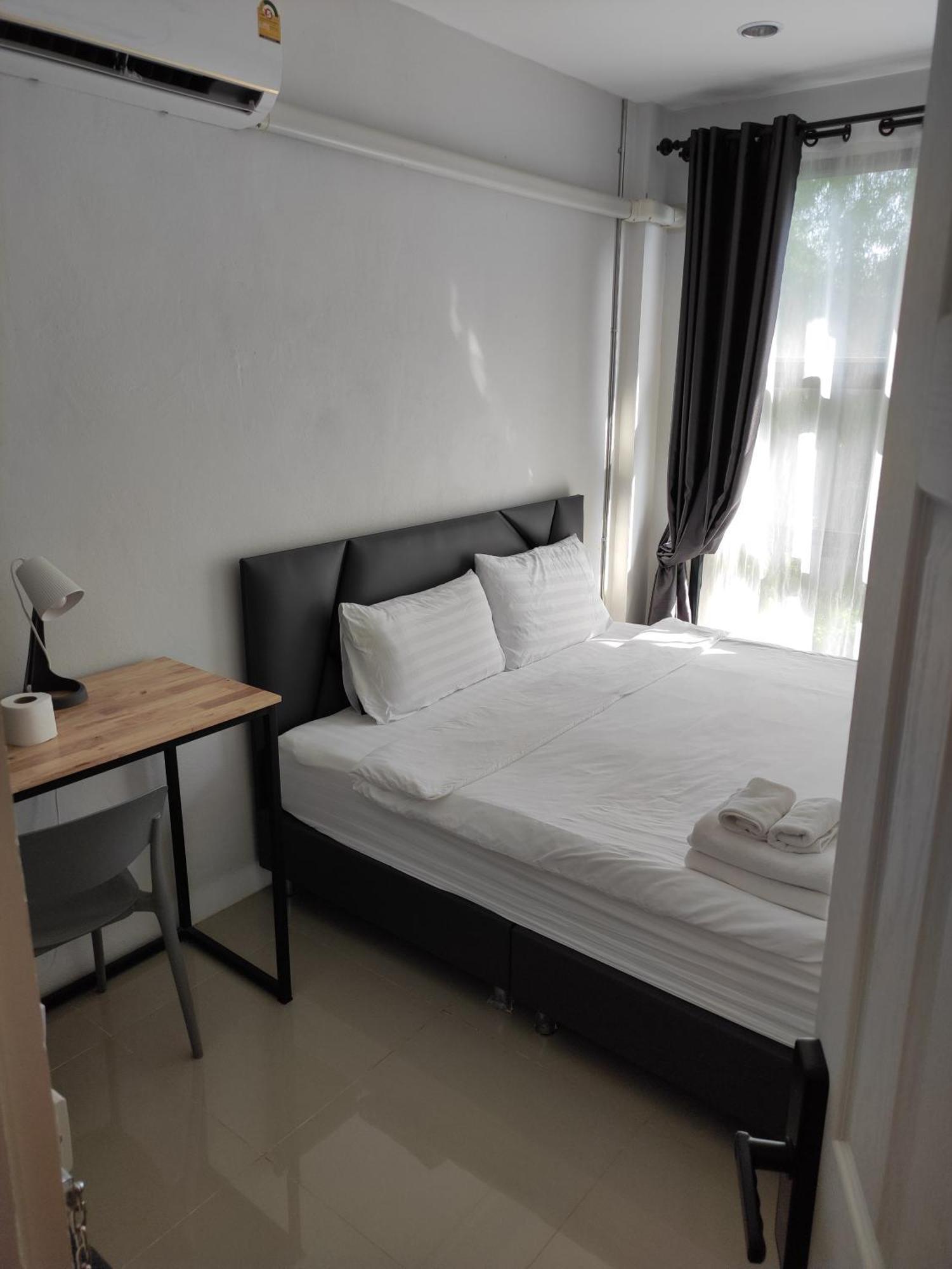 Life Hotel Rong Khun Ban Mai  Exterior photo