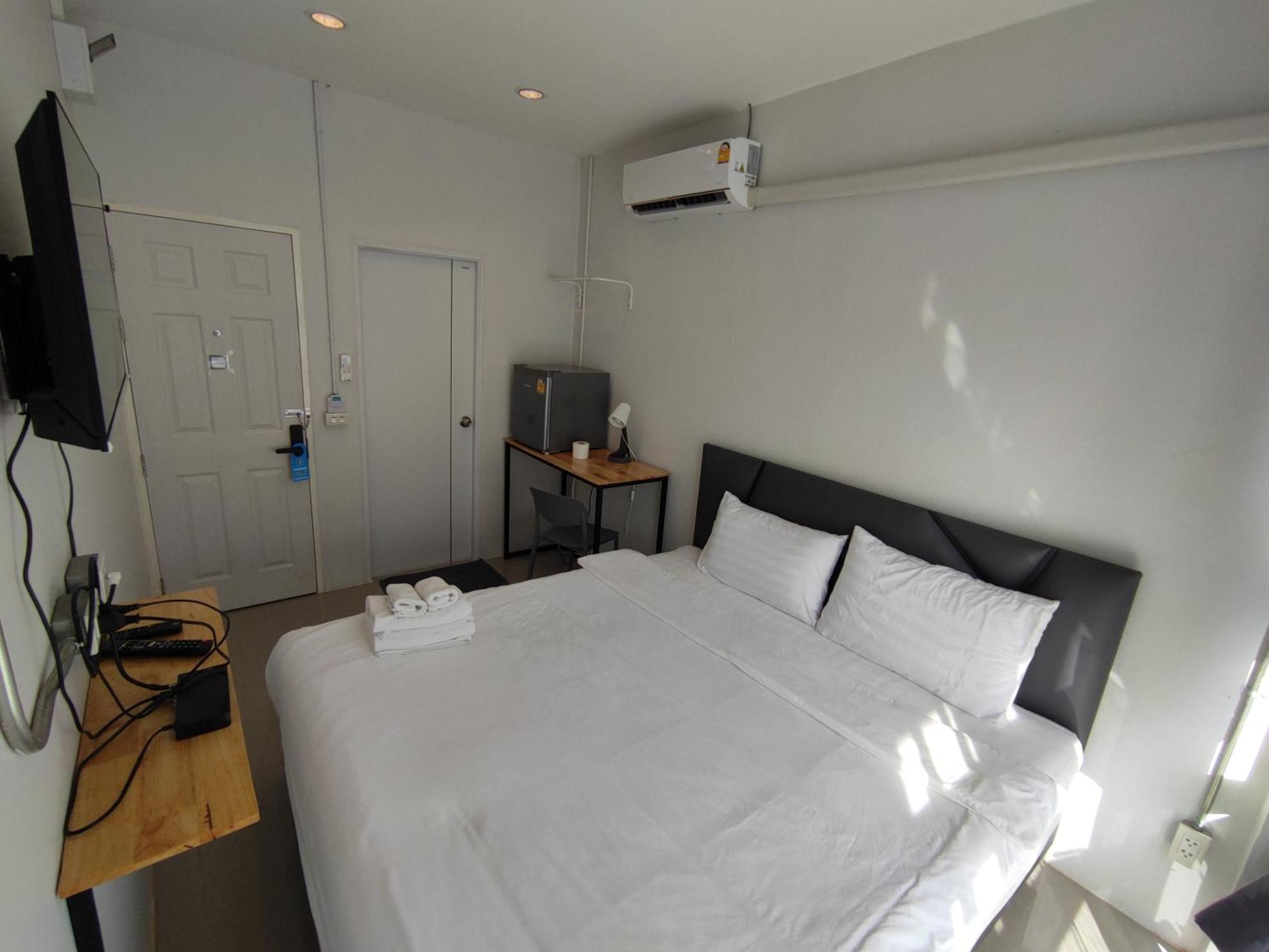 Life Hotel Rong Khun Ban Mai  Exterior photo